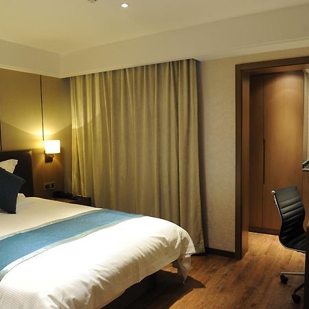 Atour X Hotel Shanghai Hongqiao Airport Konggang Road Bagian luar foto
