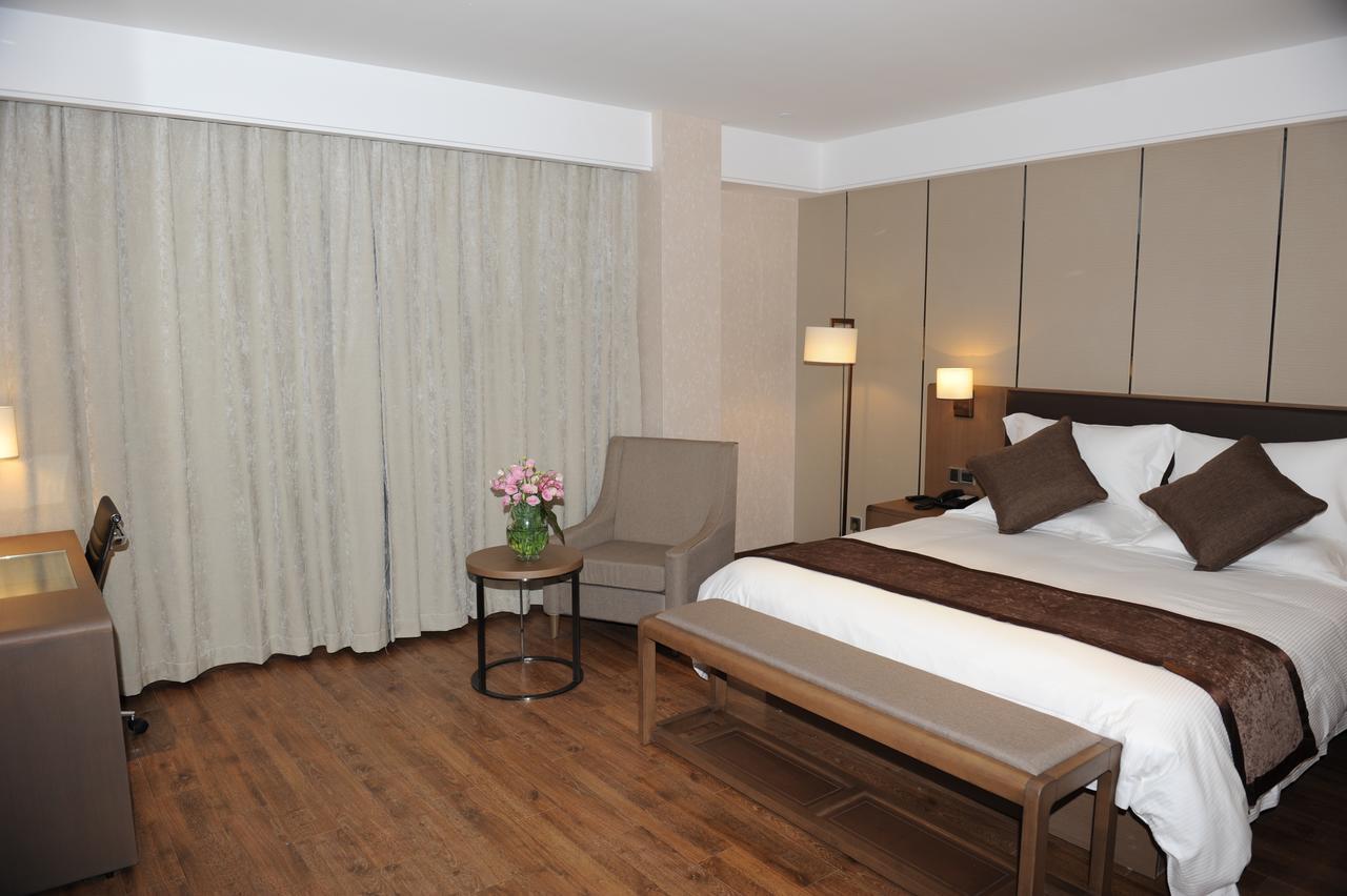 Atour X Hotel Shanghai Hongqiao Airport Konggang Road Bagian luar foto